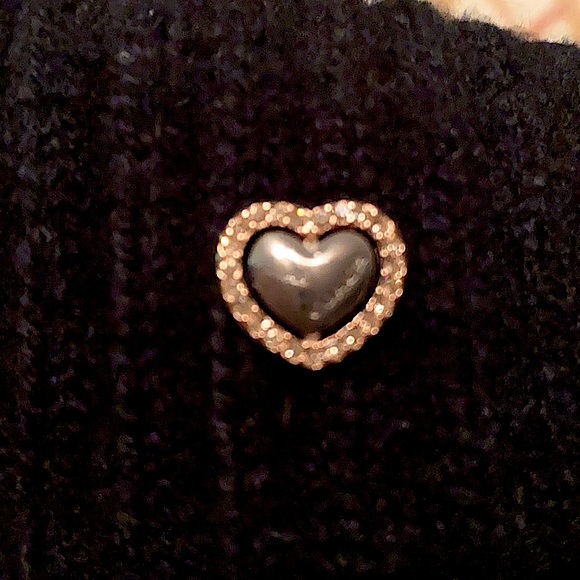 ❌SOLD❌🐎Coach🐎 Two-Toned Rose Gold And Silver Heart Adornments Black Gloves - Picture 9 of 10